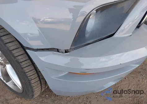 2006 Ford Mustang V6 z USA, uszkodzony, nr VIN 1ZVHT84N565219513